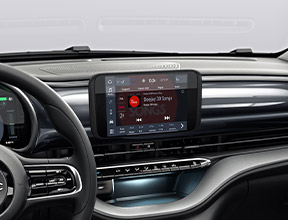 7’’ TOUCHSCREEN INFOTAINMENT